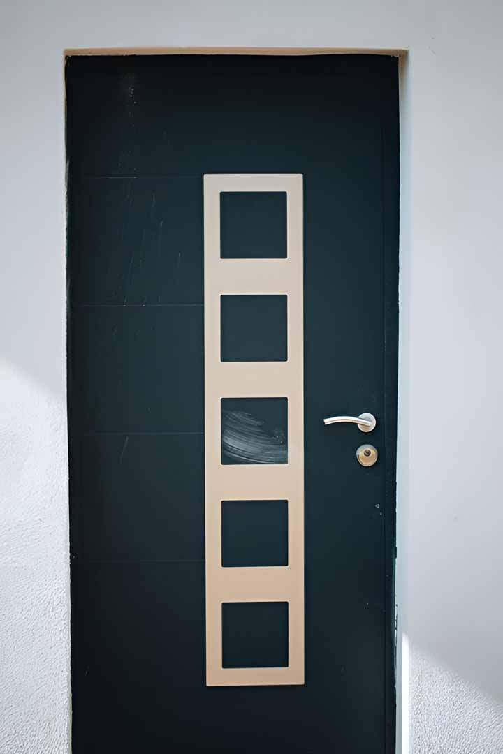 Installation de porte d’entrée dans les Hautes Alpes